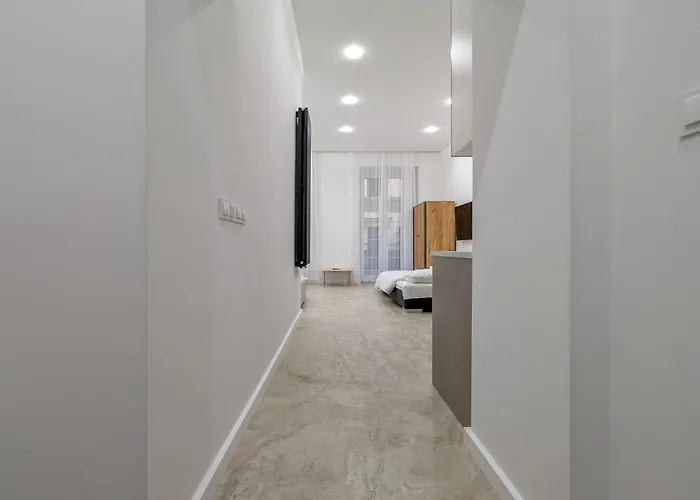 Apartament Rynek With Balcony By Bookinghost