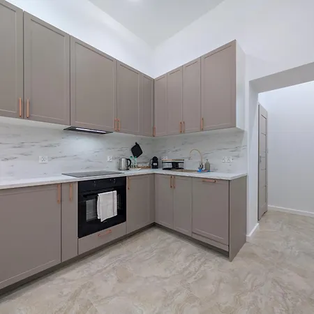 Rynek With Balcony By Bookinghost Вроцлав